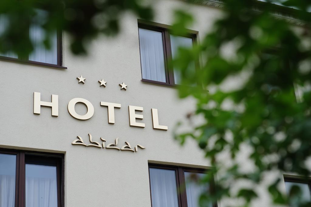 Abidar Hotel Spa & Wellness Цехоцинек Екстериор снимка